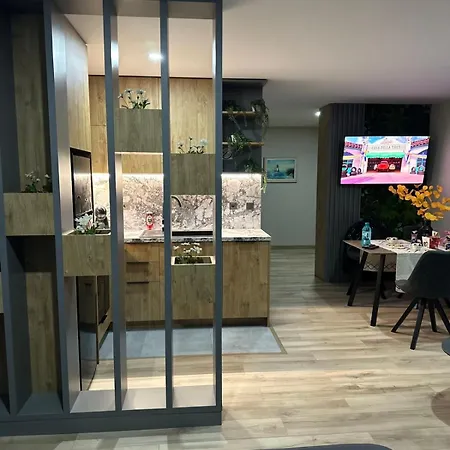 July Apartament *